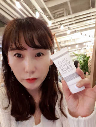 피움 스킨바리스타 2in1 화이트 페이스 퍼펙션 50ml — 5점을 준 리뷰어가 2018년 11월 올린 사용 사진