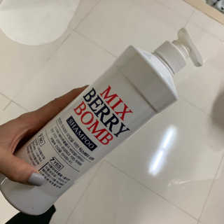 (주)에네스티 믹스베리 단백질 폭탄 샴푸 1000g — 5점을 준 리뷰어가 2019년 11월 올린 사용 사진