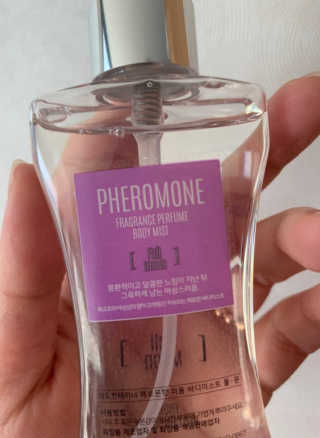 레드컨테이너 페로몬향 퍼퓸 바디미스트 80ml — 5점을 준 리뷰어가 2020년 2월 올린 사용 사진