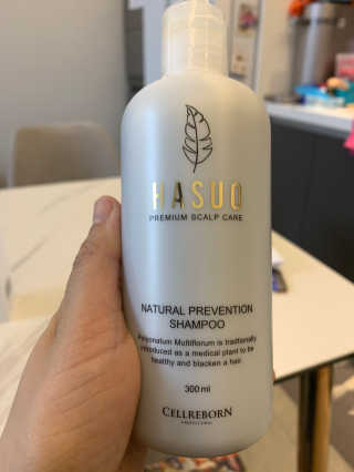 셀리본 하수오 내츄럴 프리벤션 탈모관리 샴푸 300ml — 4점을 준 리뷰어가 2019년 11월 올린 사용 사진