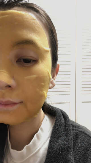 GoodDay Skincare GoodDay 강황 마스크 — 5점을 준 리뷰어가 2020년 1월 올린 사용 사진