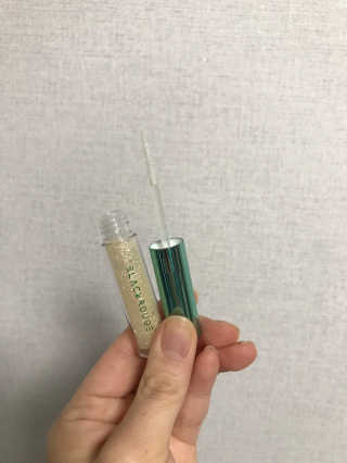 [블랙루즈] 펄블리 아이 글리터 2종 — 4점을 준 리뷰어가 2019년 1월 올린 사용 사진