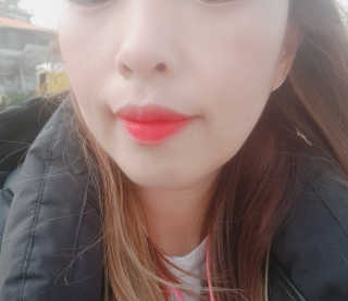 터치인솔 프리티필터 쉬폰 벨벳 립틴트 비비드팝 컬렉션 — 5점을 준 리뷰어가 2019년 3월 올린 사용 사진