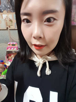 지고트 로맨틱 키스 립스틱 — 4.67점을 준 리뷰어가 2018년 12월 올린 사용 사진