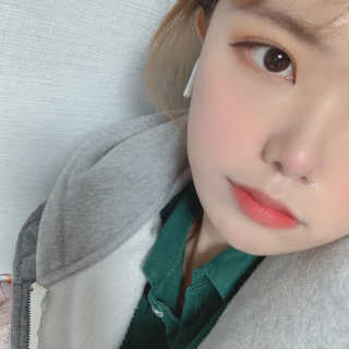 리하셀 아우라 쿠션 팩트 21호,23호 SPF50+ PA++++ — 4점을 준 리뷰어가 2019년 10월 올린 사용 사진