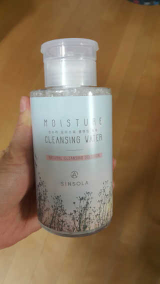 신소라 코스메틱 SINSOLA COSMETIC 신소라 모이스춰 클렌징 워터 — 5점을 준 리뷰어가 2017년 11월 올린 사용 사진