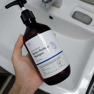 달리프 베러 퍼퓸 샴푸 1000ml 레이니데이 or 일랑로즈 — 4점을 준 리뷰어가 2020년 2월 올린 사용 사진