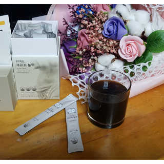[하우투잇] 뤼에르 쿠르브 블랙 10ml x 30포 총 300ml — 5점을 준 리뷰어가 2020년 2월 올린 사용 사진