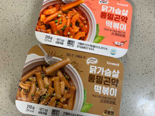 랭킹닭컴 러브잇 닭가슴살 통밀곤약떡볶이 혼합맛 5팩 — 4점을 준 리뷰어가 2019년 12월 올린 사용 사진