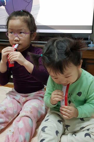메이준뉴트리 박경호의 어린이 홍삼 홍통령젤리 30포 — 5점을 준 리뷰어가 2020년 2월 올린 사용 사진