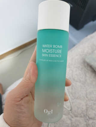오지아이 워터 밤 모이스처 스킨 에센스 180ml — 3점을 준 리뷰어가 2020년 1월 올린 사용 사진