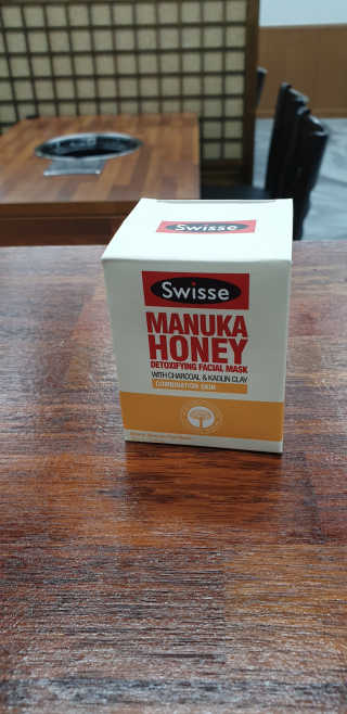 SWISSE 스위스 마누카 허니 디톡시파잉 페이셜 마스크 — 3점을 준 리뷰어가 2020년 1월 올린 사용 사진