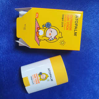 아토팜 야외놀이 선스틱 SPF50+ PA++++ — 5점을 준 리뷰어가 2020년 3월 올린 사용 사진
