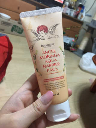 보타미안  엔젤모링가 아쿠아베리어 팩 — 5점을 준 리뷰어가 2018년 6월 올린 사용 사진