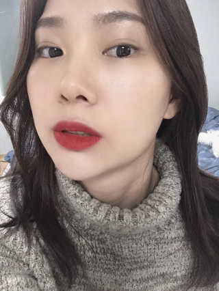 [블랙루즈] 에어 핏 벨벳 틴트5 1+1 — 4.5점을 준 리뷰어가 2019년 11월 올린 사용 사진