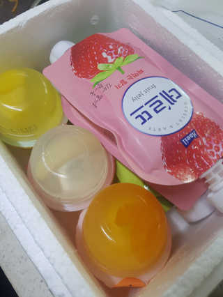 데르뜨 떠먹는 과일 3종, 짜먹는 과일 2종 총 10개 체험 — 4점을 준 리뷰어가 2020년 3월 올린 사용 사진