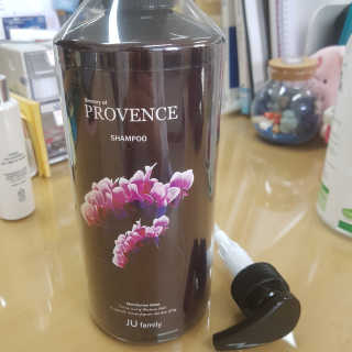 프로방스 바이올렛 퍼퓸 샴푸 1000ml 업그레이드 — 4.5점을 준 리뷰어가 2019년 6월 올린 사용 사진