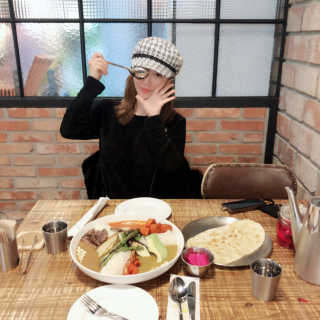 [델리커리 삼성포스코점] 3색커리 2인 + 버터난 — 5점을 준 리뷰어가 2018년 11월 올린 사용 사진