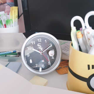 MLB WATCH n LEISURE MLB 아날로그 디자인 탁상시계 8종 — 5점을 준 리뷰어가 2020년 1월 올린 사용 사진