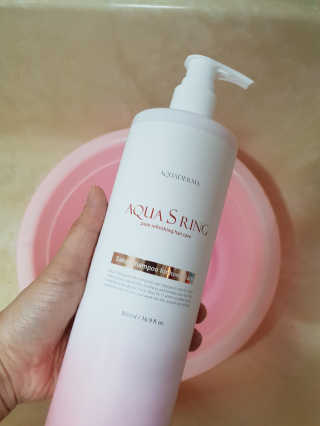 아쿠아큐링 아쿠아S링 퓨어리프레싱 헤어케어 500ml — 5점을 준 리뷰어가 2018년 7월 올린 사용 사진