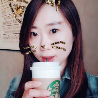 헤이미쉬 데일리즘 코랄릭 스틱 아이 섀도우 — 5점을 준 리뷰어가 2018년 3월 올린 사용 사진
