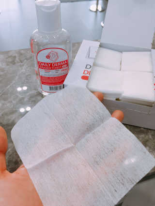 나이팅게일 광채토너130ml+더마 드레싱 코튼 100 SET — 5점을 준 리뷰어가 2018년 5월 올린 사용 사진