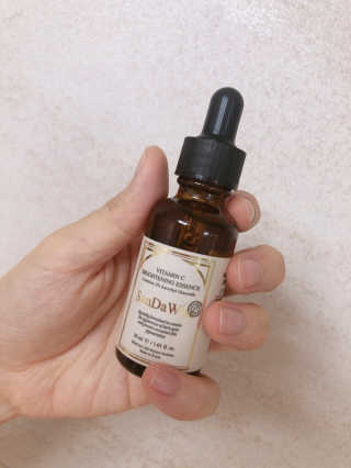 [스킨큐어] 산다화 비타민C 화이트닝 에센스 30ml — 5점을 준 리뷰어가 2019년 7월 올린 사용 사진