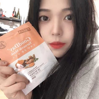 GoodDay Skincare GoodDay 강황 마스크 — 4점을 준 리뷰어가 2020년 2월 올린 사용 사진