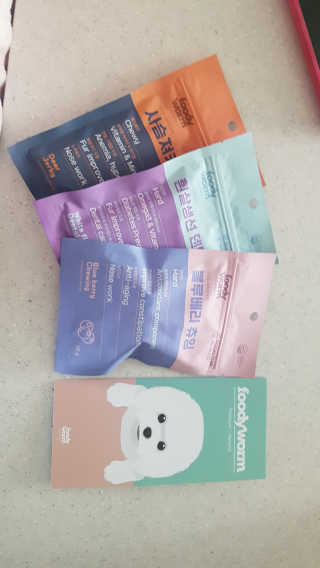 푸디웜 주식회사 [푸디웜] 강아지 저알러지 수제간식 3종세트 — 5점을 준 리뷰어가 2018년 11월 올린 사용 사진