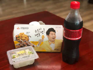 [치킨마루]-  빠사칸윙봉현미 + 콜라 500ml — 5점을 준 리뷰어가 2019년 7월 올린 사용 사진