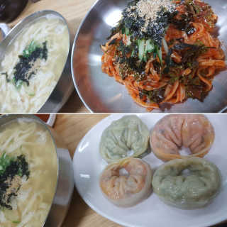 칼국수에끌림 [칼국수에 끌림] 손칼국수+비빔칼국수+왕만두4개 — 5점을 준 리뷰어가 2018년 10월 올린 사용 사진