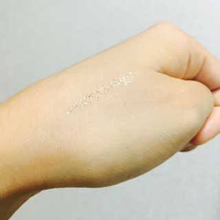 딜라잇18 홀리몰리 글리터라이너 — 1.5점을 준 리뷰어가 2016년 10월 올린 사용 사진