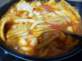 잠실맛집,홍코너떡볶이가우리집에[옛날맛,짜장맛옵션] — 5점을 준 리뷰어가 2020년 1월 올린 사용 사진