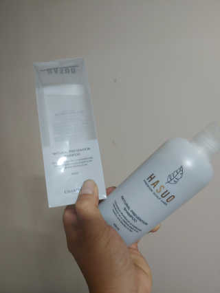셀리본 하수오 내츄럴 프리벤션 탈모관리 샴푸 300ml — 5점을 준 리뷰어가 2019년 11월 올린 사용 사진