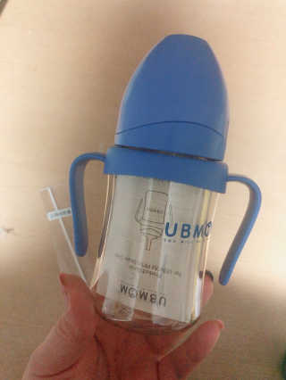 유비맘 샘방지 PPSU 빨대컵_컬러 랜덤 발송 — 5점을 준 리뷰어가 2020년 2월 올린 사용 사진