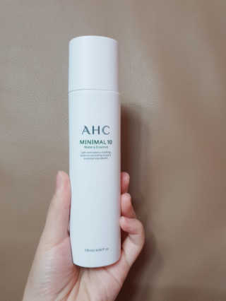 AHC 에이 에이치 씨 미니멀 10 워터리 에센스 — 4.83점을 준 리뷰어가 2018년 12월 올린 사용 사진