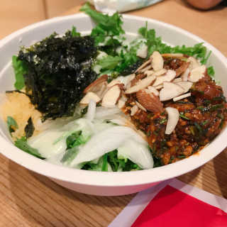 비비다; 낙지 [비비다;낙지 현백 판교점] 낙지 비빔밥 4개 中 택2 — 5점을 준 리뷰어가 2018년 9월 올린 사용 사진