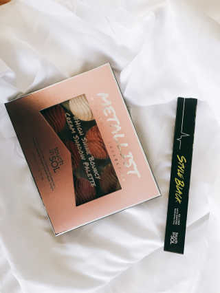 터치인솔 섀도우 팔레트와 젤아이라이너 펄덕후 세트 — 4.67점을 준 리뷰어가 2018년 8월 올린 사용 사진