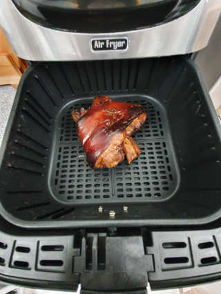 행복먹거리공작소 맥족. 맥주에 빠진 족발 550g + 마늘소스 70g — 1점을 준 리뷰어가 2020년 1월 올린 사용 사진