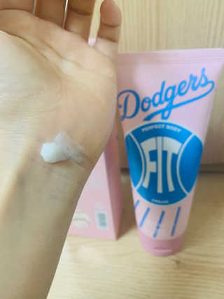 MLB COSMETICS [MLB PLAY] 퍼펙트 바디핏 크림 200ml — 3점을 준 리뷰어가 2019년 11월 올린 사용 사진