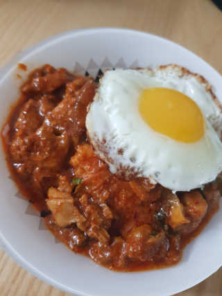 뜰아채유통 춘천닭갈비덮밥소스와 머쉬마루 버섯 — 3.83점을 준 리뷰어가 2018년 12월 올린 사용 사진