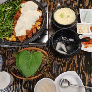 고향원조숯불닭갈비 [고향산천원조숯불닭갈비] 뼈없는 숯불닭갈비 2인세트 — 3.67점을 준 리뷰어가 2018년 10월 올린 사용 사진