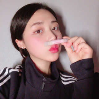 오오티유 OOTU BETTER THAN KISS 듀얼 립밤 — 3점을 준 리뷰어가 2018년 3월 올린 사용 사진