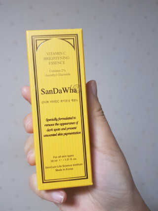 [스킨큐어] 산다화 비타민C 화이트닝 에센스 30ml — 4점을 준 리뷰어가 2019년 7월 올린 사용 사진