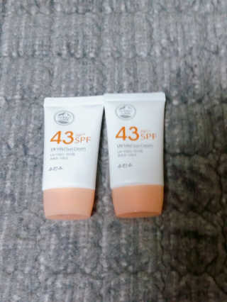 (주)에네스티 촉촉하고 순한 선크림, UV 마일드 썬크림 1+1 — 5점을 준 리뷰어가 2020년 3월 올린 사용 사진