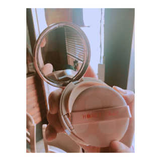 Honey Trap 톤 업 파운데이션 쿠션(W22.5,C17.5) — 5점을 준 리뷰어가 2018년 2월 올린 사용 사진