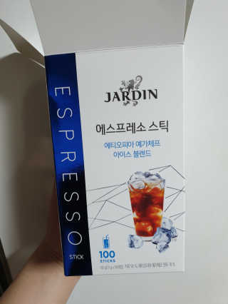 (주)쟈뎅 [쟈뎅] 에스프레소스틱 아이스블렌드 — 4점을 준 리뷰어가 2019년 5월 올린 사용 사진