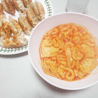 잠실맛집,홍코너떡볶이가우리집에[옛날맛,짜장맛옵션] — 4점을 준 리뷰어가 2019년 11월 올린 사용 사진