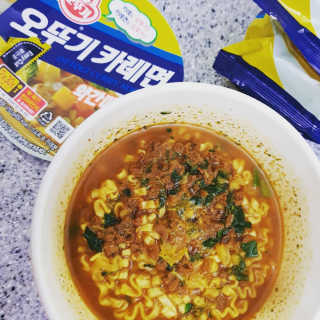 오뚜기카레면 2차 모집 — 4.5점을 준 리뷰어가 2019년 2월 올린 사용 사진