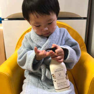 비욘드 딥 모이스처 시그니처   바디 에멀전 — 5점을 준 리뷰어가 2019년 4월 올린 사용 사진
